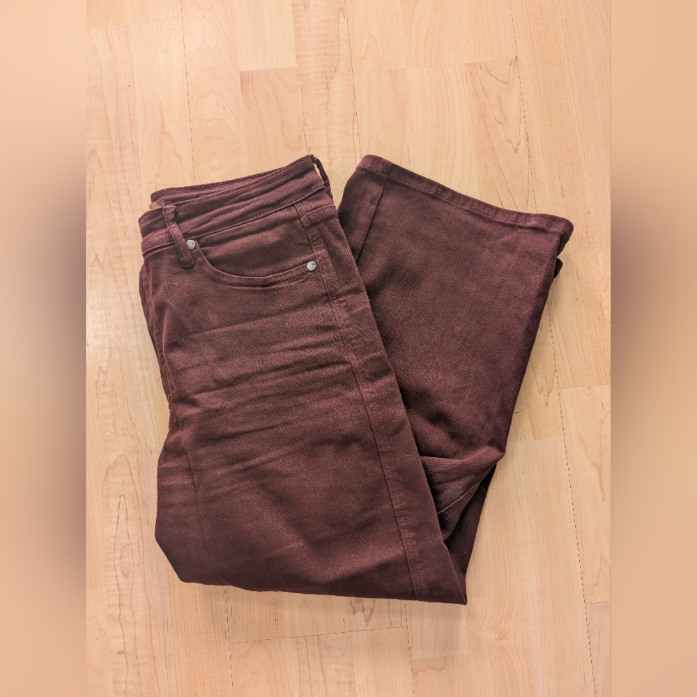 Judy Blue Cropped Maroon Pants